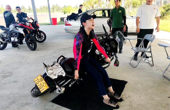 乐骑公园,摩托车培训,摩托教练员,安路,苏华龙,skidbike,侧滑模拟架